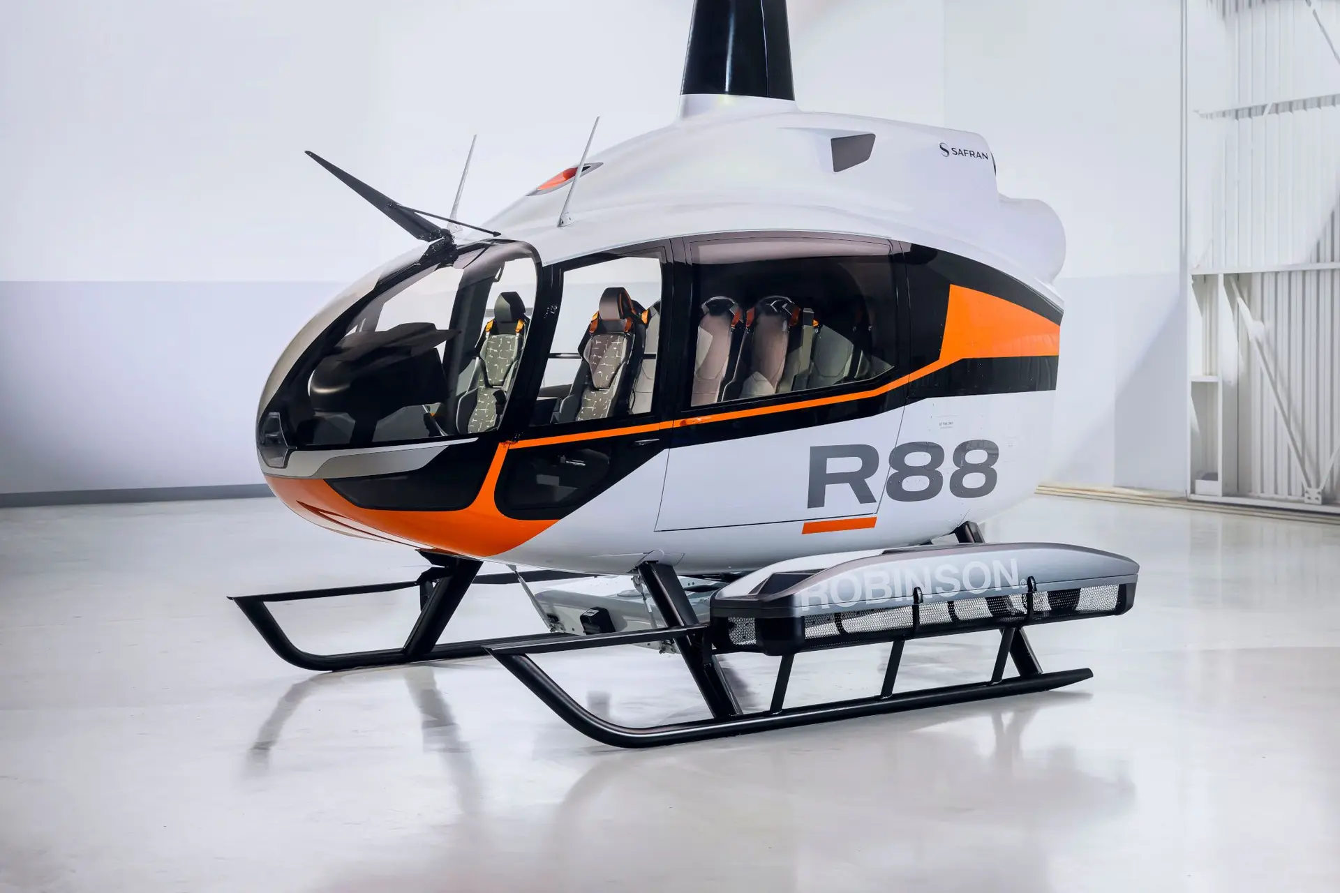 Robinson unveils larger-cabin, configurable R88