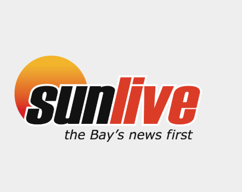 Helicopter crew airlifts injured hiker in New Zealand